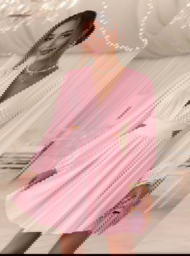 Pudrowa sukienka rozkloszowana z...