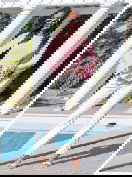 Pudrowa bluzka z szerokimi...