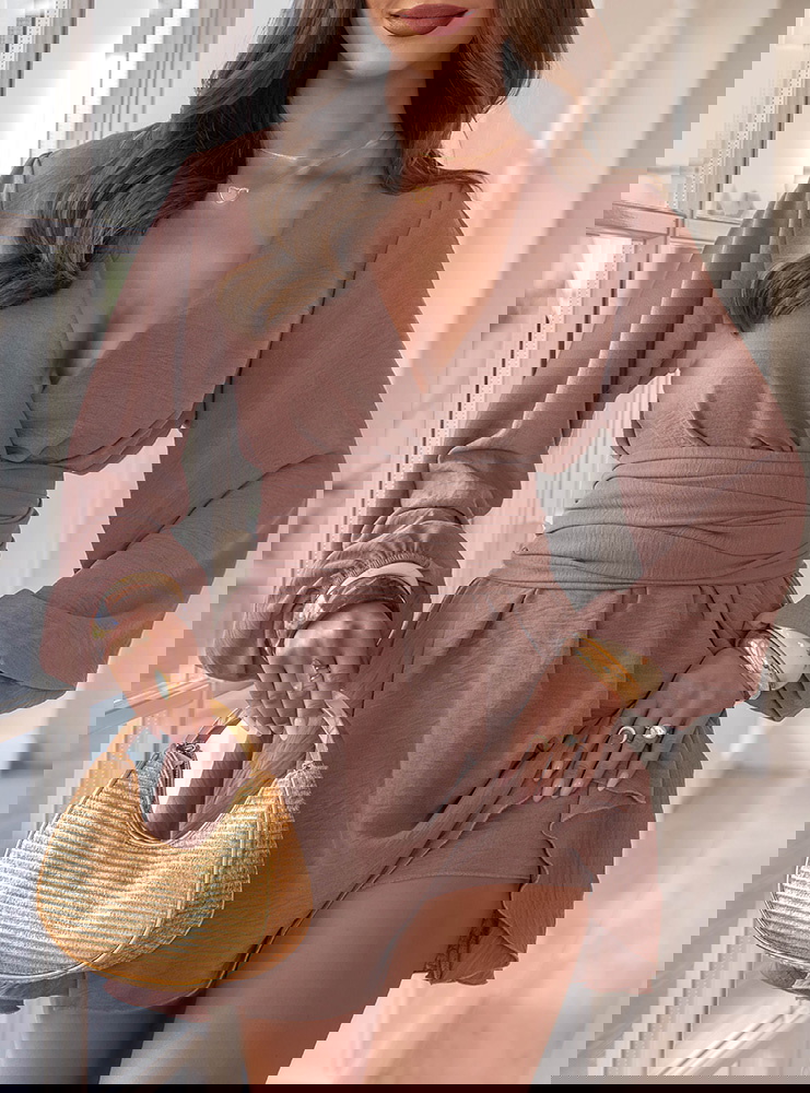 Kombinezon jak sukienka z bufiastymi...