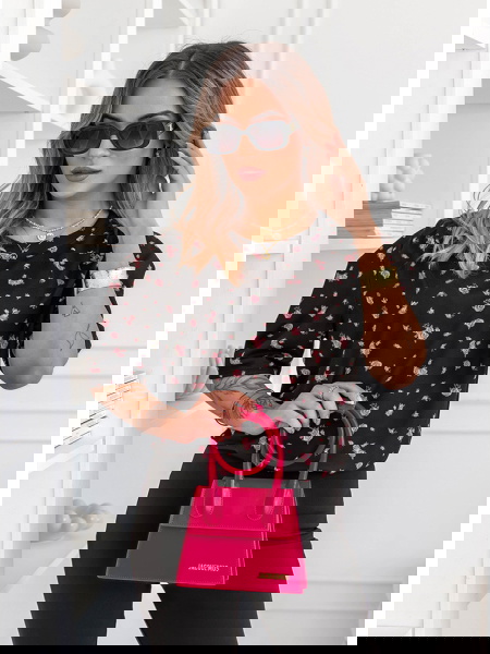 Czarna bluzka w kwiatowy... 2