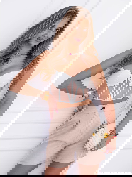 Beżowe szorty z wysokim... 2