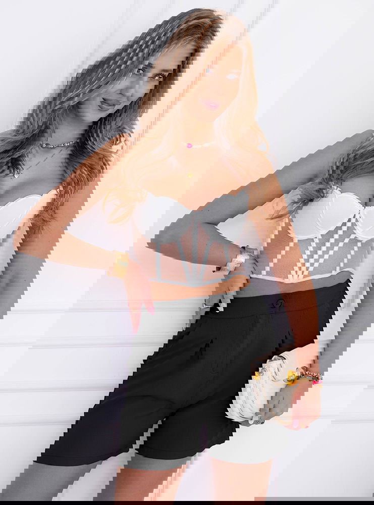 Czarne szorty z wysokim stanem i...