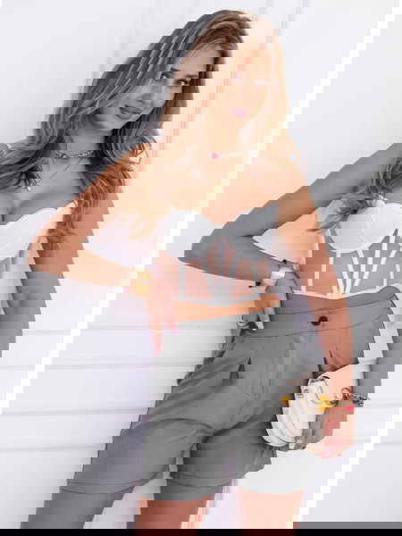 Grafitowe szorty z wysokim... 2