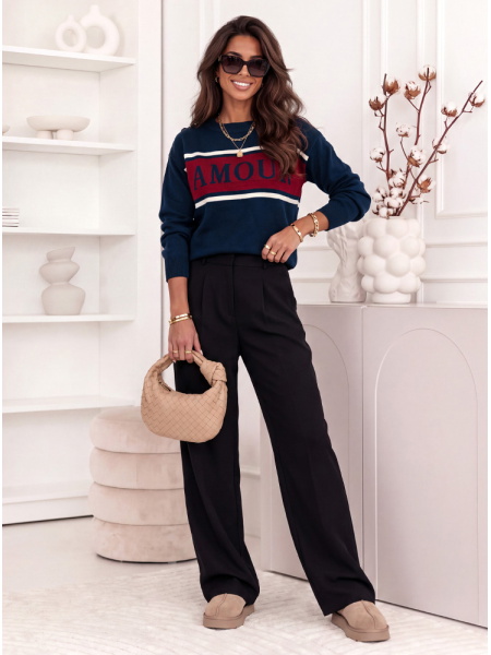 Granatowy sweter z ozdobnym... 2