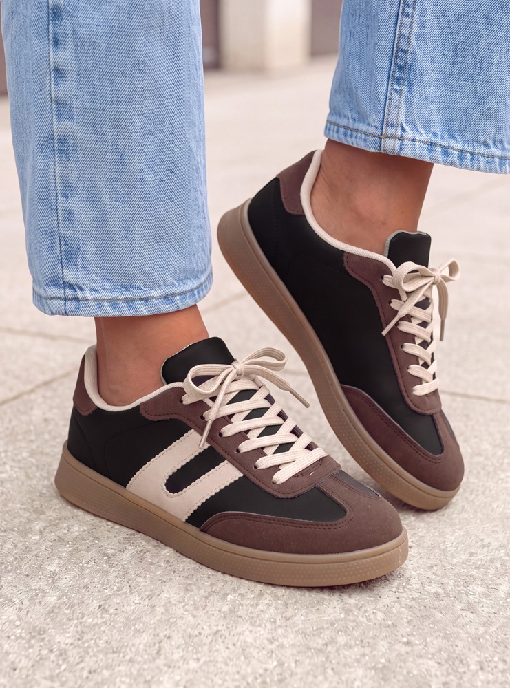 Czarne wiązane sneakersy z...